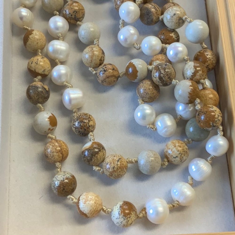 Beaded necklace and bracelet - Picture 3 of 5